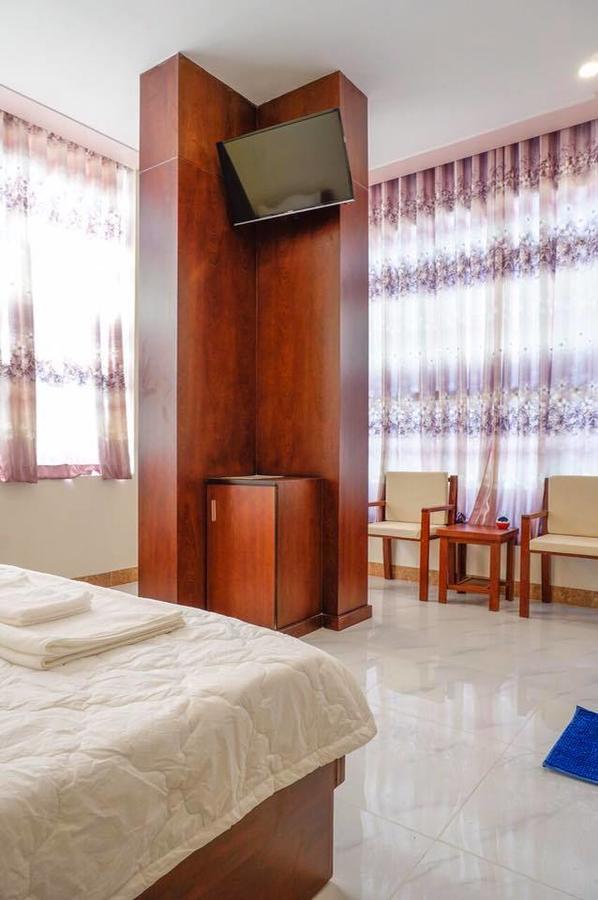 Hotel Tan Phu Ла Ги Екстериор снимка