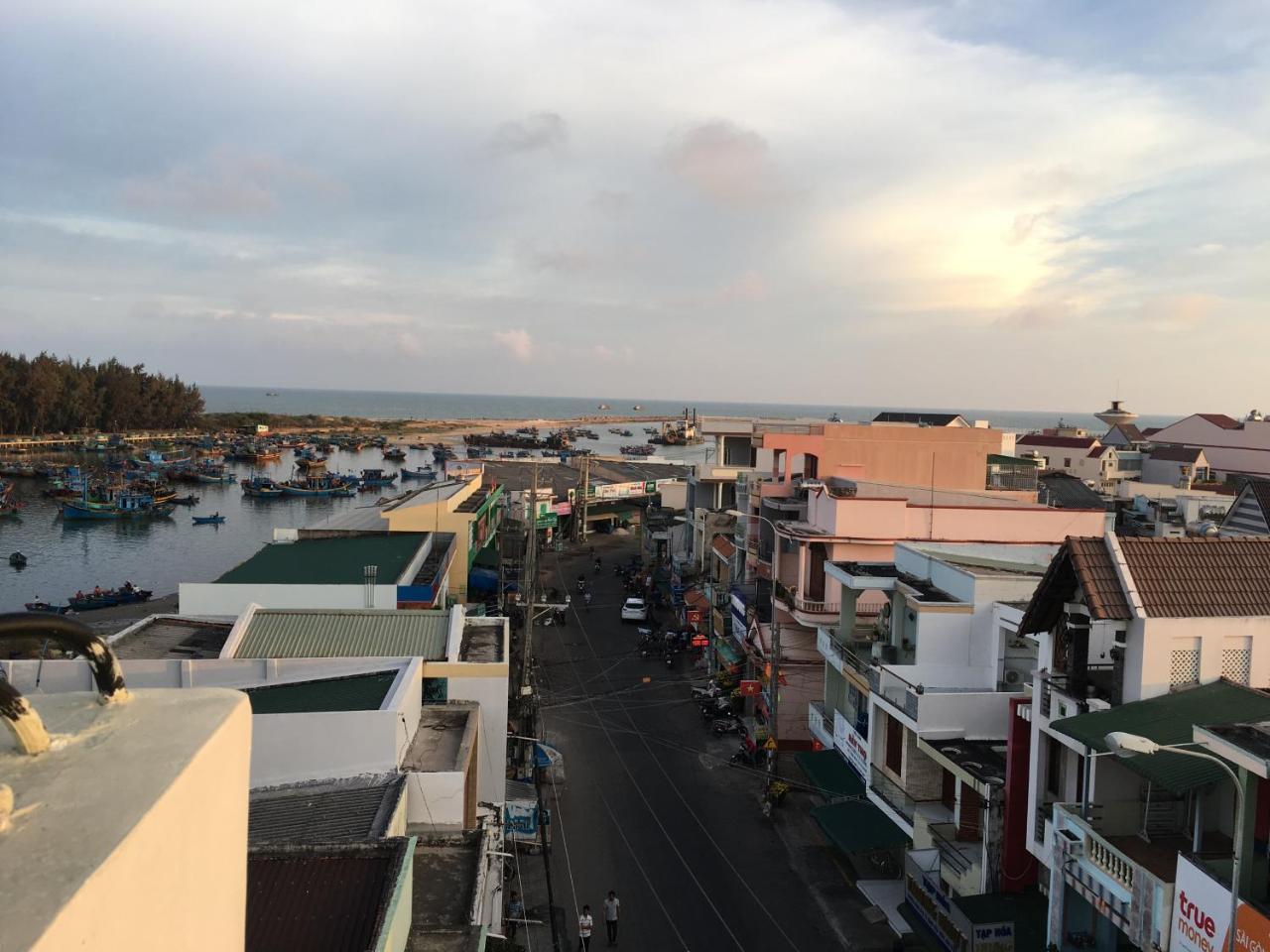 Hotel Tan Phu Ла Ги Екстериор снимка