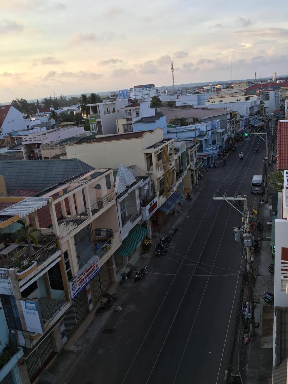 Hotel Tan Phu Ла Ги Екстериор снимка